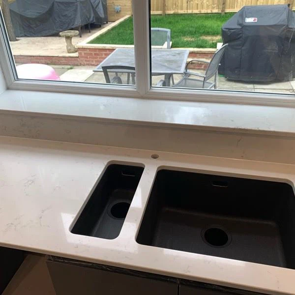 Carrara White Quartz Countertop (5)