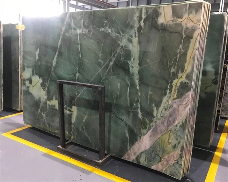 Cristallo Verde Quartzite Slabs